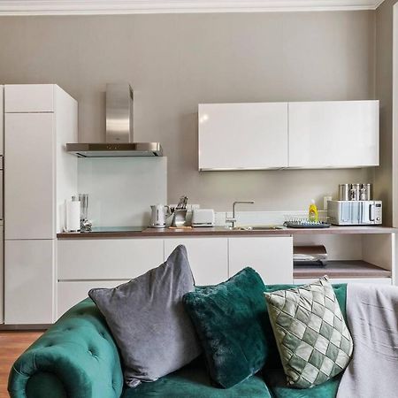 Lovely Central Wakefield Apartment - Parking Extérieur photo