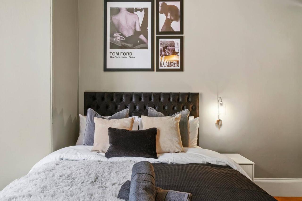 Lovely Central Wakefield Apartment - Parking Extérieur photo