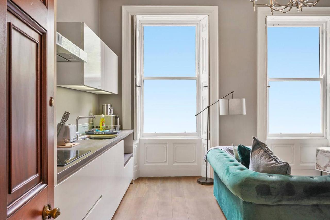 Lovely Central Wakefield Apartment - Parking Extérieur photo